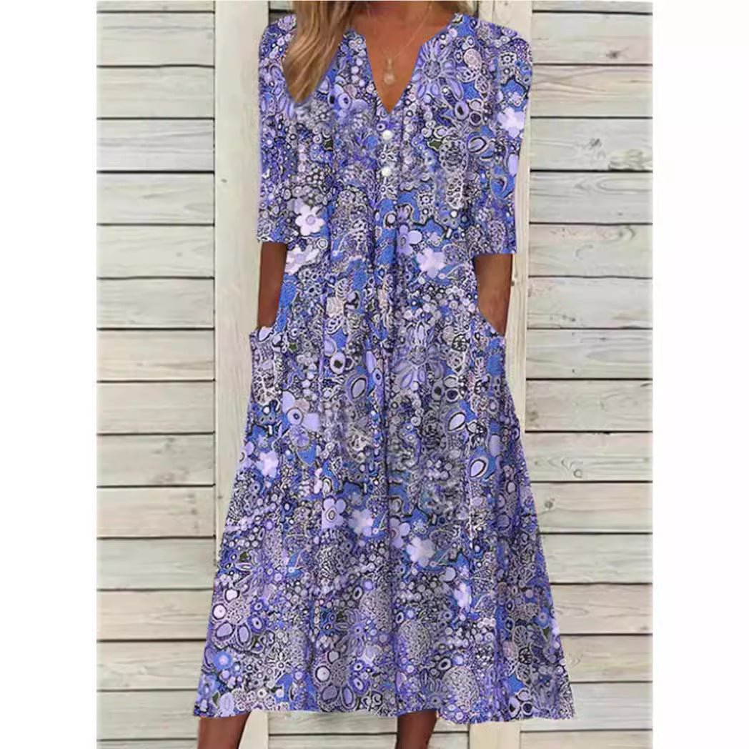Stilfull blomsterkjole, elegant damekjole for vår og sommer. Passer til både hverdag og fest. Mønstret og flatterende.