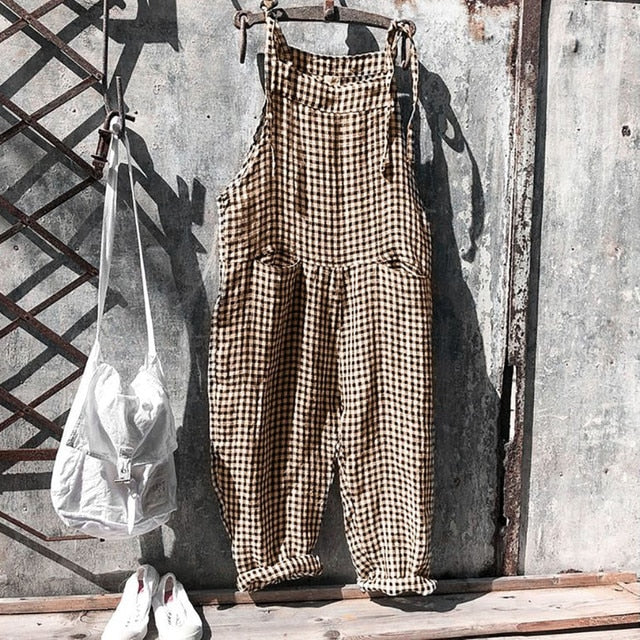 Enkel og elegant dameoverall, komfortabel passform for en avslappet og moderne stil.