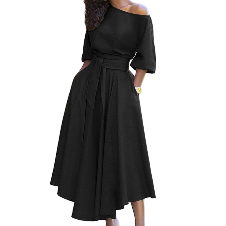 Elegant dame maxikjole med klassisk design og flatterende midje, perfekt for kvinner.