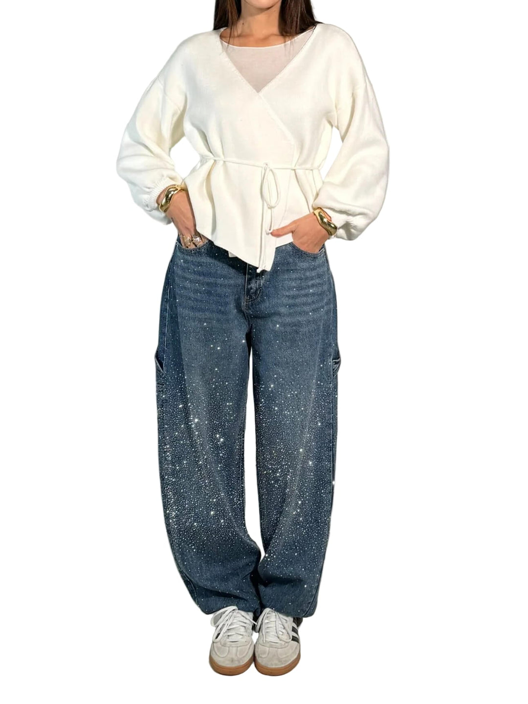 Mørkeblå diamantjeans for damer med glitrende detaljer. Komfortable jeans med romslig passform til fest og hverdag.