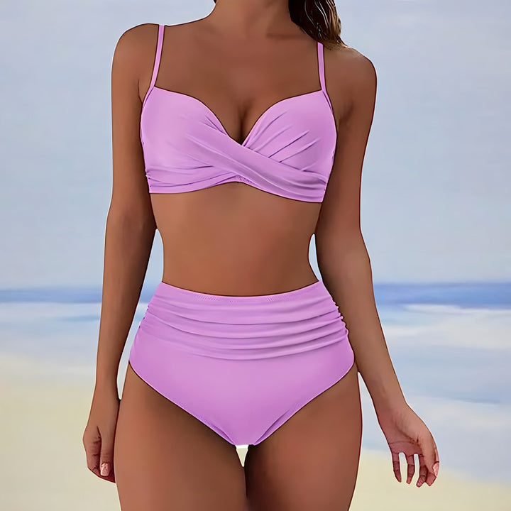 Rødt høy midje bikinisett for kvinner. Elegant strandbadetøy med komfortabel passform.