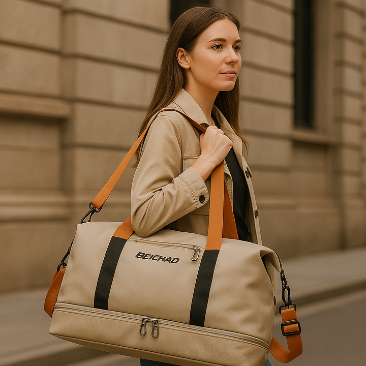 Åpen Dame Tote Bag som viser romslig interiør og lommer for organisering. Praktisk dameveske.