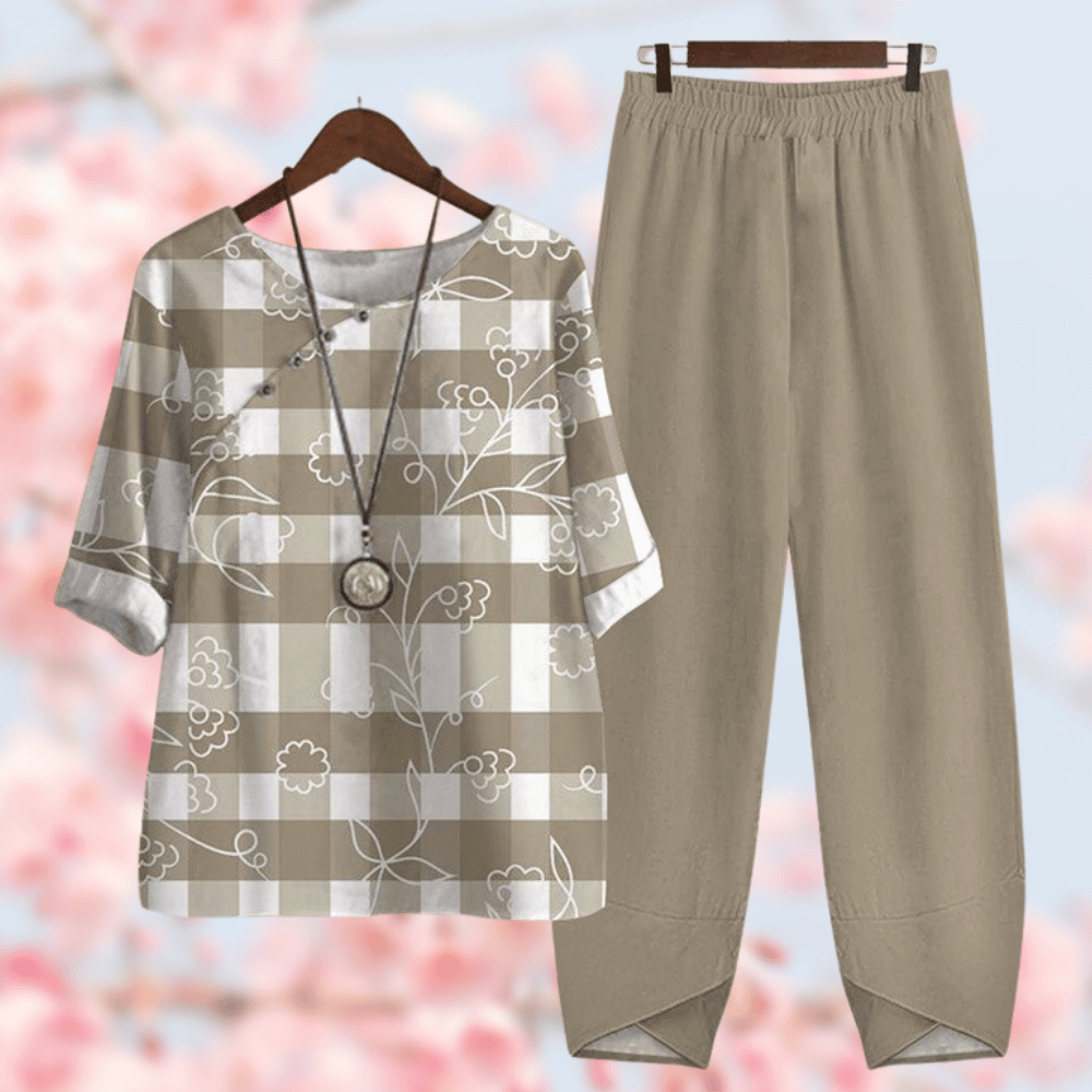 Luftig bomullssett for kvinner, elegant og trendy for en stilsikker sommerlook.