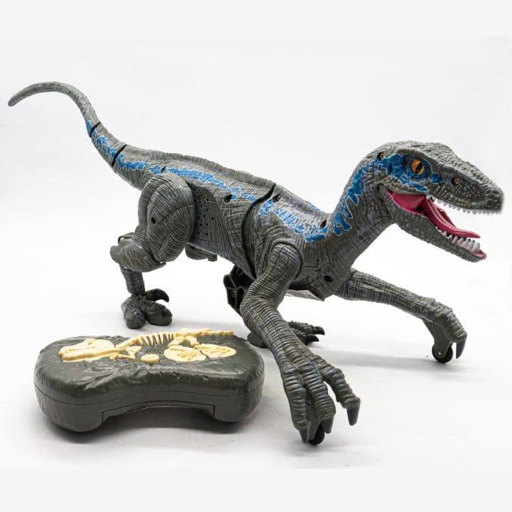 Nærbilde av en fjernstyrt T-Rex dinosaur med lysegrønne LED-øyne og detaljert hudtekstur, klar for lek.