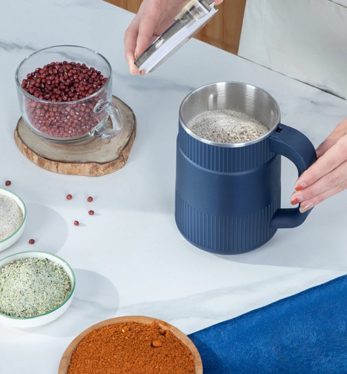 Lag ferskt og næringsrikt mel med denne elektriske kornmøllen. Optimal for sunn matlaging og hjemmebaking.