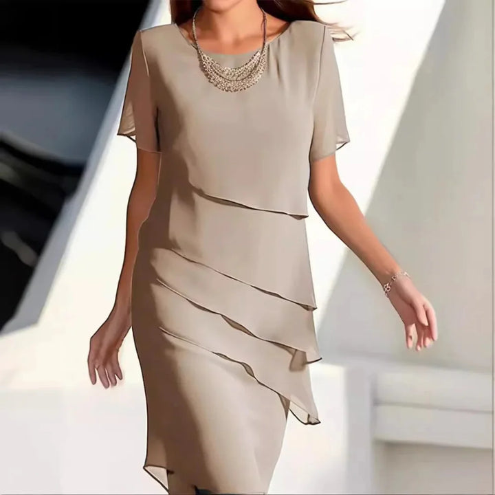 Elegant chiffon midikjole for kvinner med korte ermer, perfekt for sommer og fest. Ny og pustende design.