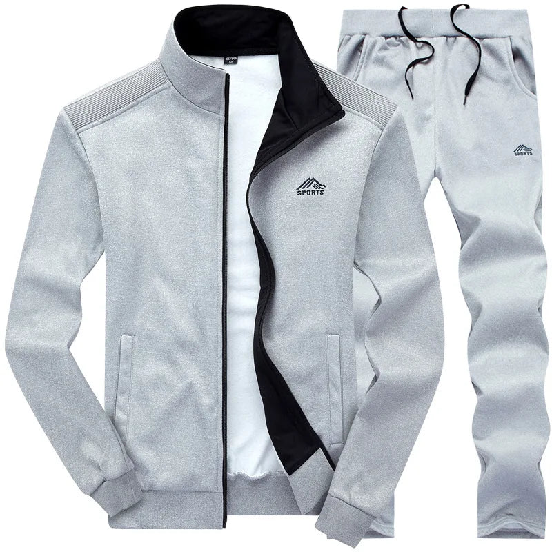 Stilfull herre treningsdress, allsidig for trening, casual og fritid. Moderne design i behagelig stoff.