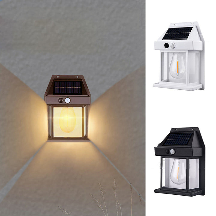 Robust IP65 solarlampe for terrasse og garasje, med bevegelsessensor.