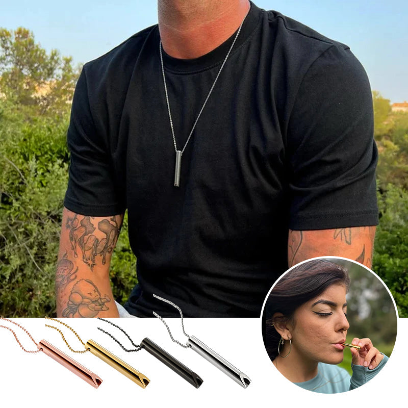 Unisex puste-halskjede med fløyte i rustfritt stål for stresslindring og mindfulness. Elegant.