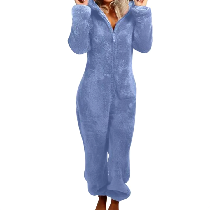 Gaveidé: Koselig og varm dame jumpsuit. En komfortabel helfigur pysjamas for avslapning og hygge hjemme i vinter.