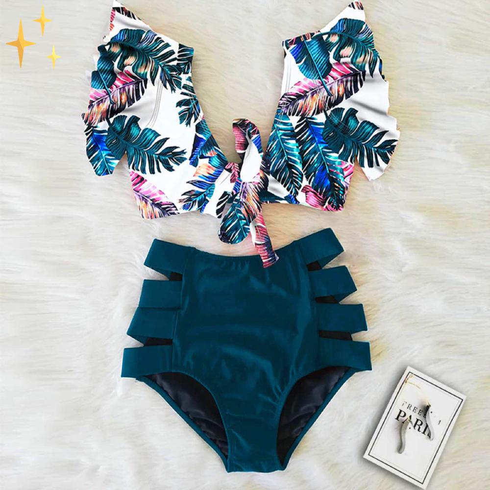 Stilfull dame bikini-topp med justerbare stropper, blomstret design, del av et fargerikt badetøy sett.