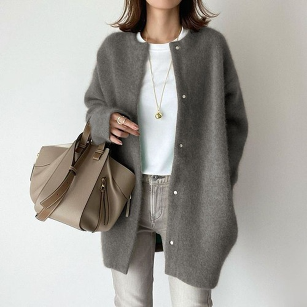 Hverdagscardigan for kvinner. Myk knappe cardigan som kombinerer komfort med elegant design.