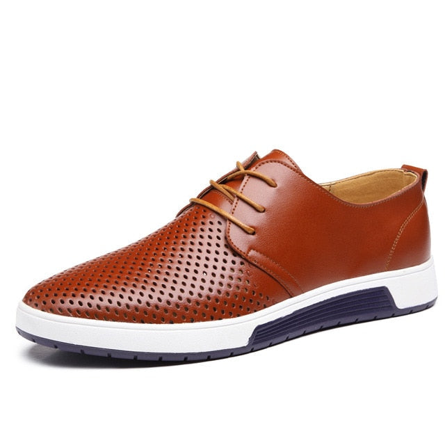 Elegante Oxford casual sko i mørkegrønt skinn, med snøring og lav profil.