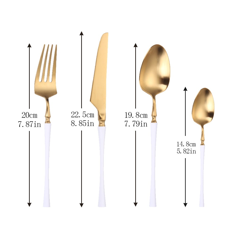 Gullbestikk som gaveidé; elegant sett med kniver, gafler, skjeer til bryllup eller innflytting.