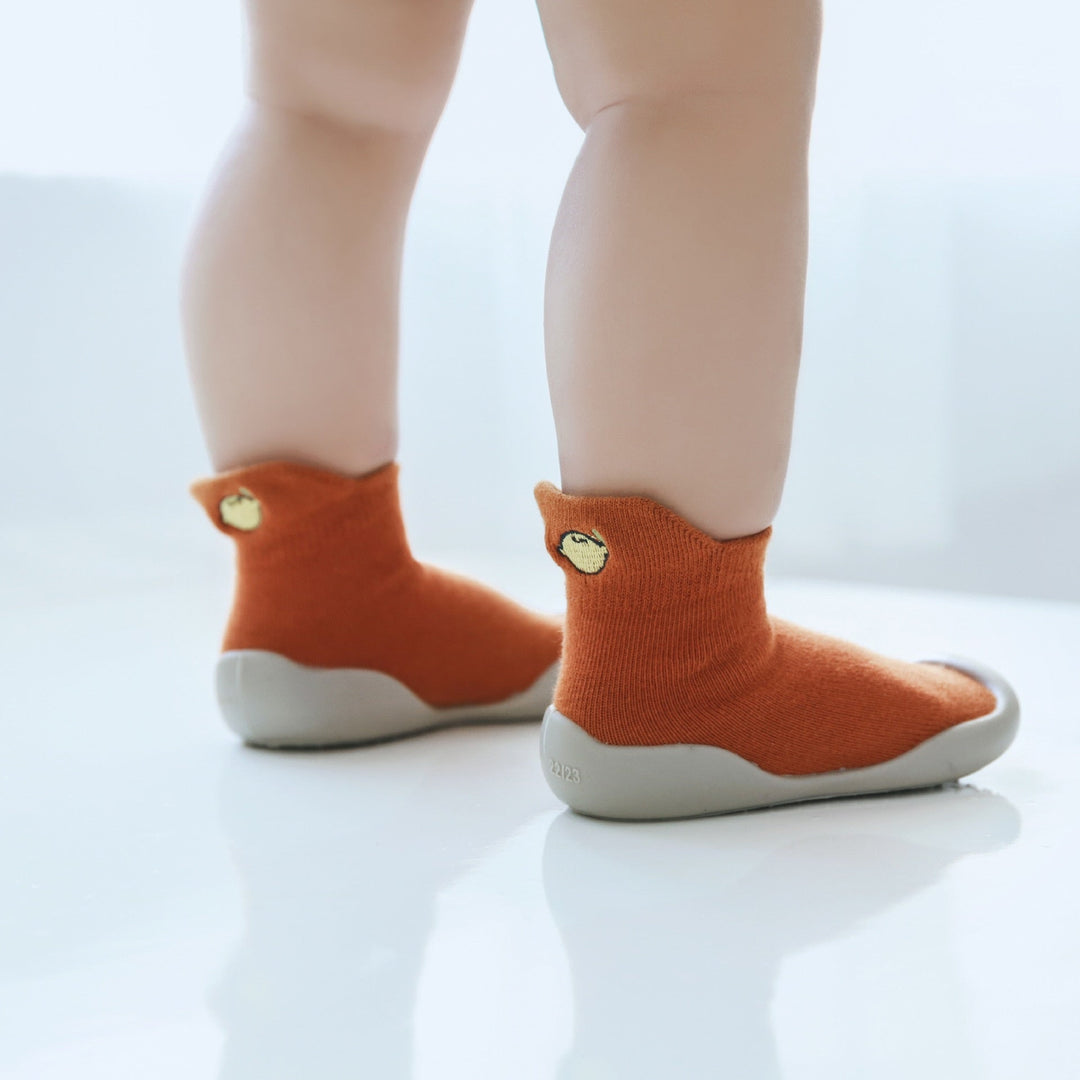 Barnesko for nybegynnere, med antiskli såle. Støttende og komfortable for baby.