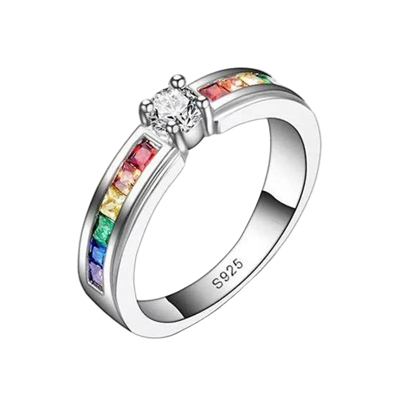 Regnbue løftering i rustfritt stål. Symboliserer stolthet, kjærlighet og LGBTQ+ fellesskap.