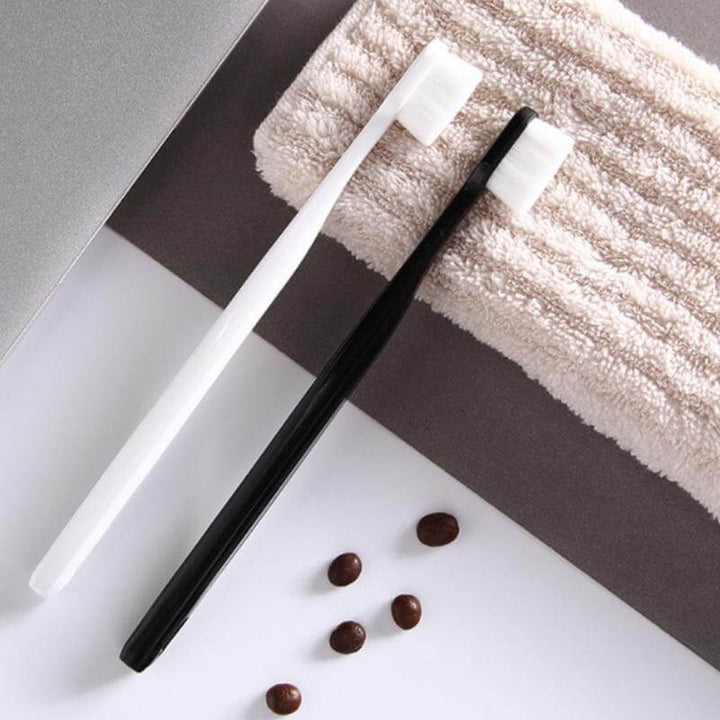 Avansert nano-tannbørste for effektiv dyp rens, sikrer optimal munnpleie og hygiene.