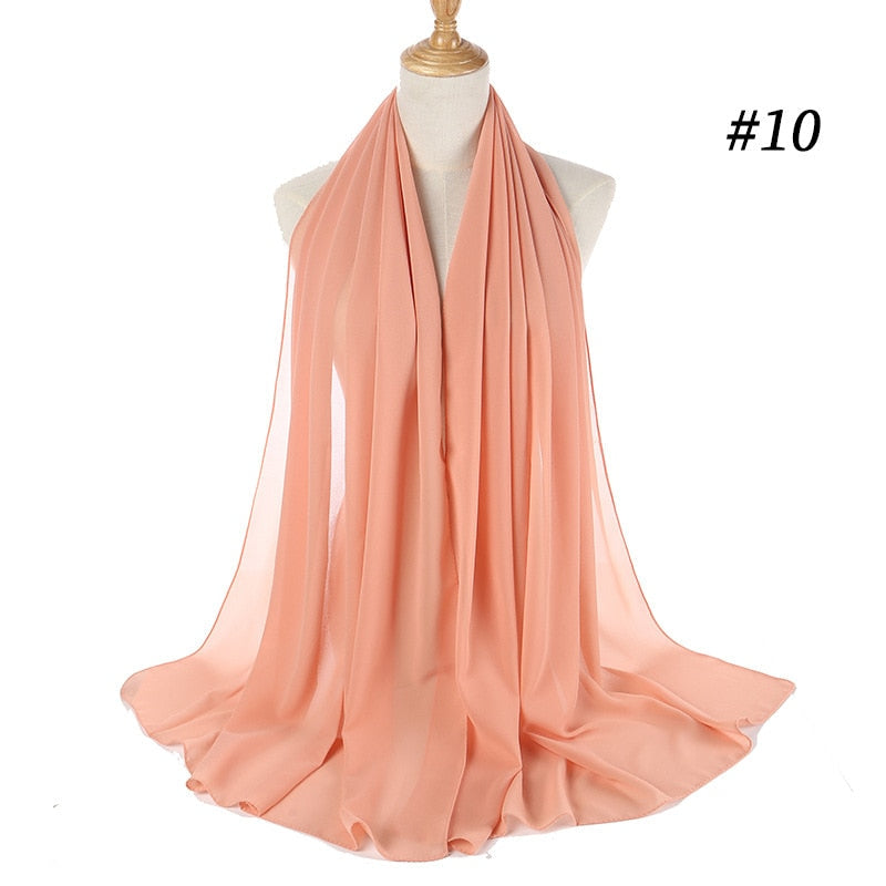 Stilfullt chiffon skjerf, allsidig og gir god komfort.