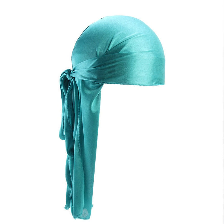 Fasjonabel pustende durag for menn, et must for bølgete hår.