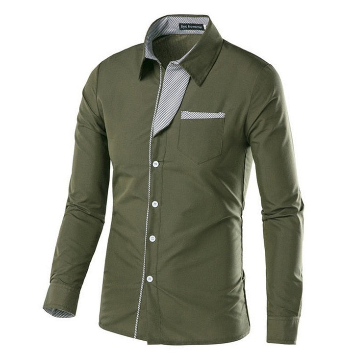 Hvit langermet slim fit herreskjorte. Klassisk ensfarget design for business eller fest.
