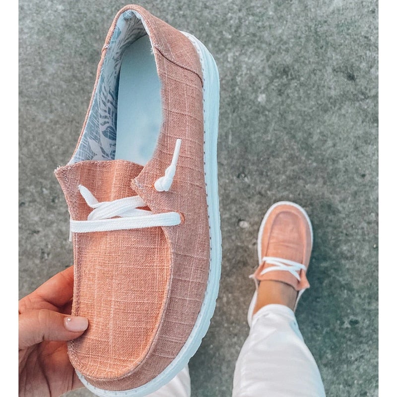 Allsidige damesko: Loafers med snørebånd og lettvekt design, perfekt for trendy fritidsbruk.