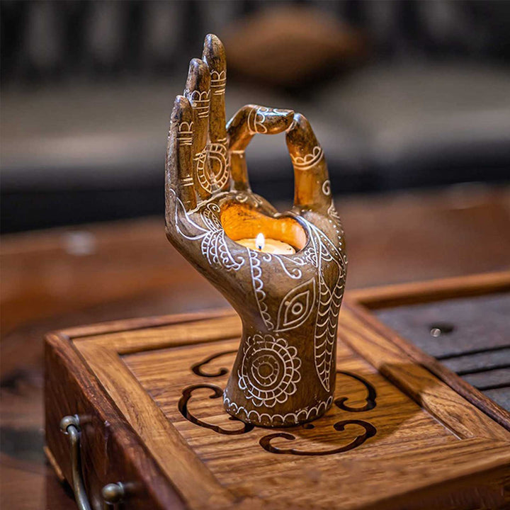 Elegant Buddha håndlysestake, perfekt for telys. Unik zen-dekor som fremmer meditasjon og ro i hjemmet.