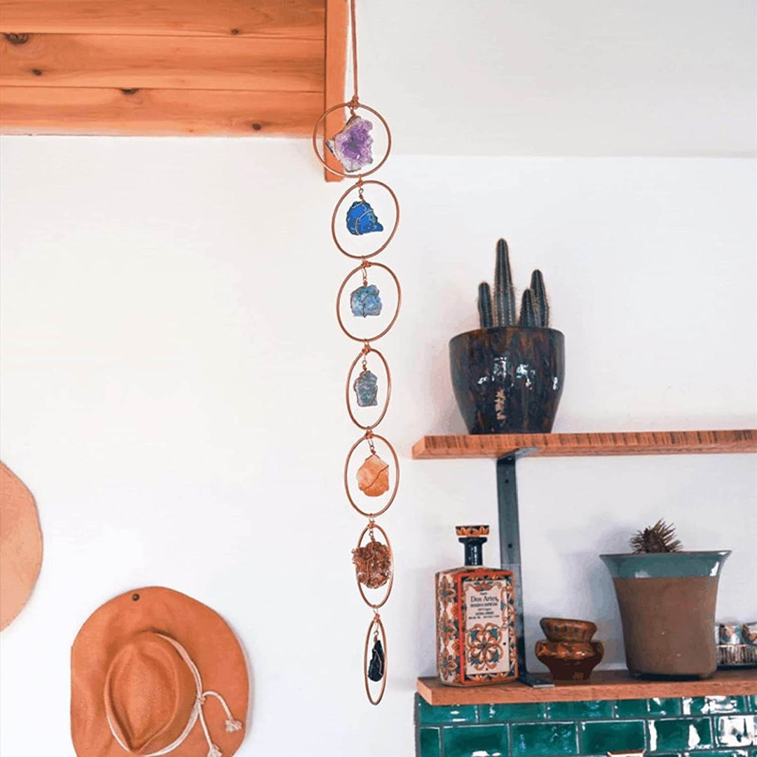 Håndlaget 7 chakra veggdekor med edelstener. Fremmer harmoni, meditasjon og god energi hjemme.