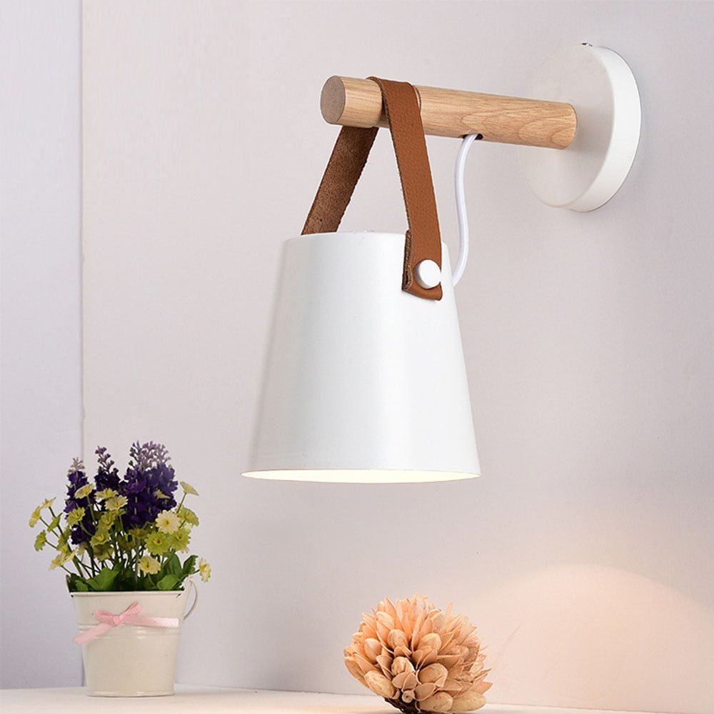 Elegant dimbar trevegglampe, nordisk stil for moderne hjemmeinnredning og stemningsbelysning.