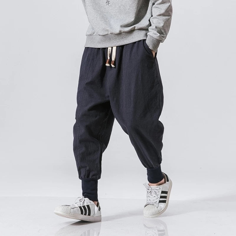 Stilige herre joggebukser med løs passform, perfekt som komfortable streetwear harembukser.