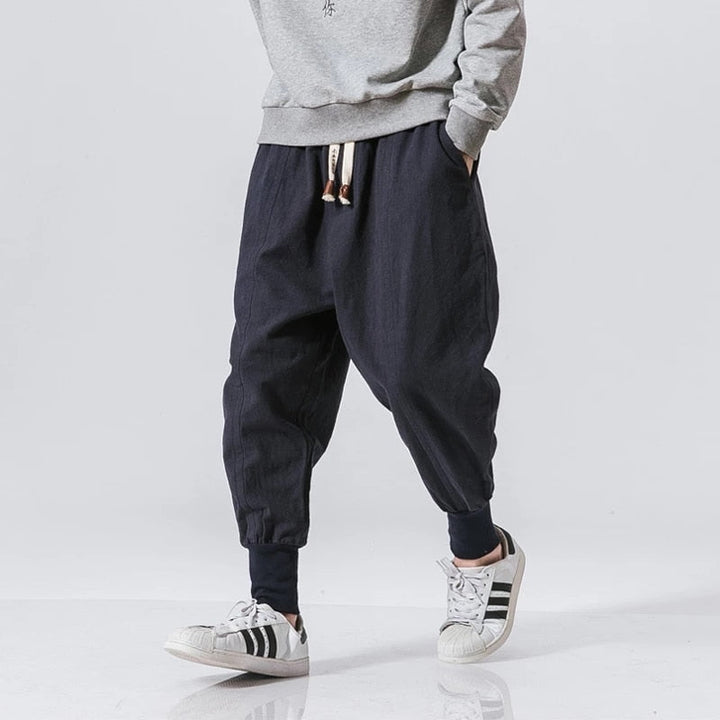 Stilige herre joggebukser med løs passform, perfekt som komfortable streetwear harembukser.