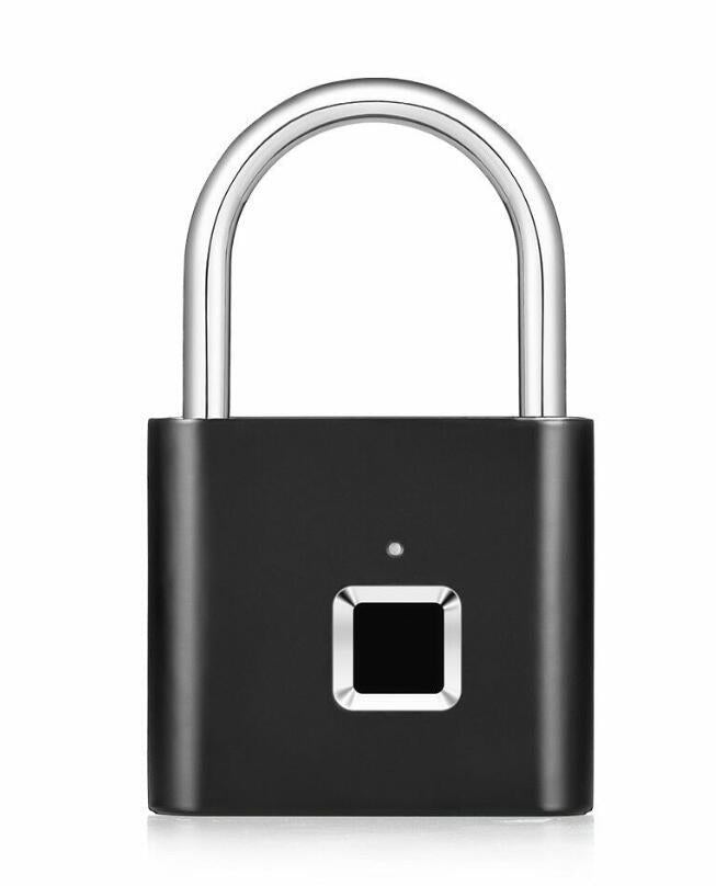 Detalj av sølv og svart fingeravtrykk hengelås, viser sensor for rask biometrisk tilgang.