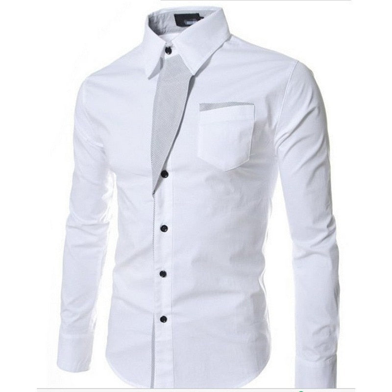 Rygg av slim fit langermet herreskjorte, som viser den tettsittende passformen og sømmer.