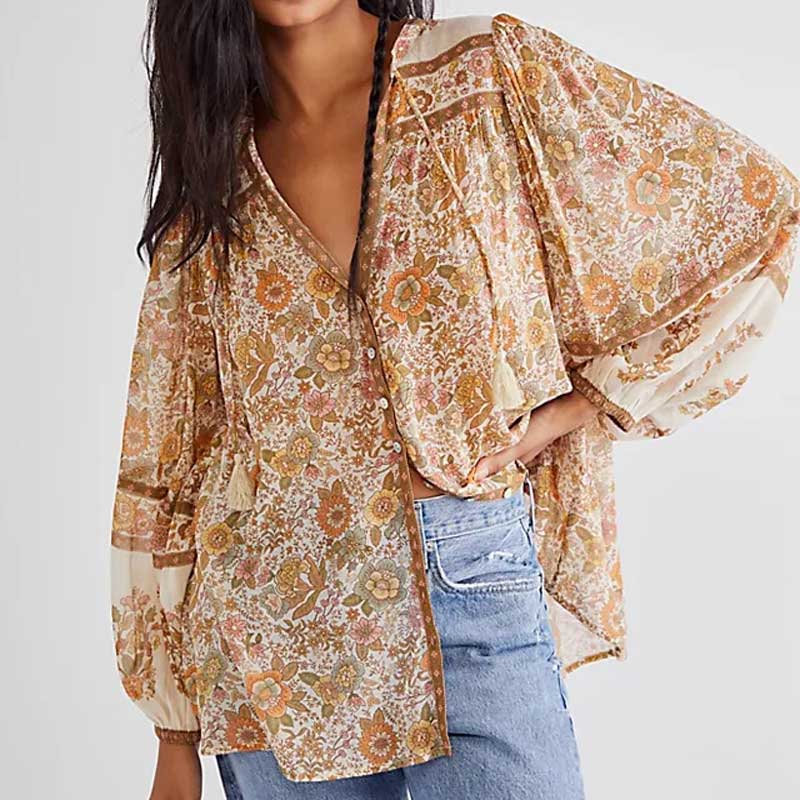Dame Bohemsk Bluse med elegante duskdetaljer i topas, perfekt for sommerbruk.