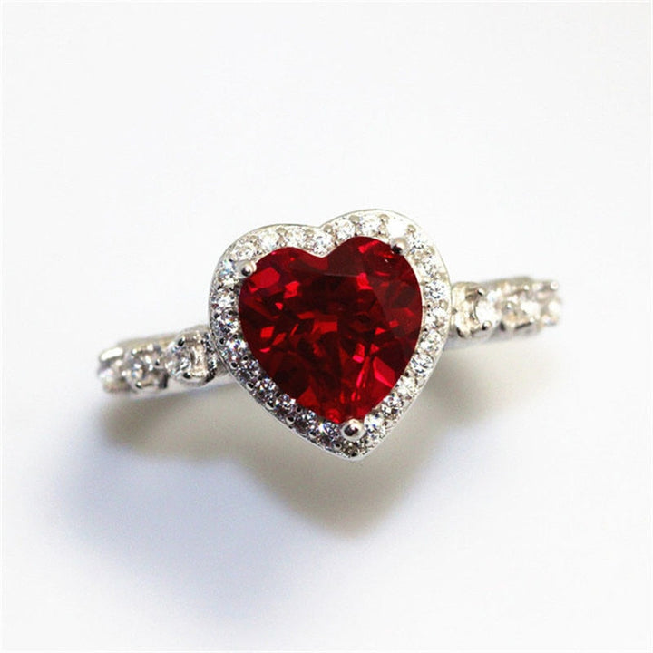 Strålende hjertering med Cubic Zirconia steiner, perfekt som kjærlighetsgave til henne.