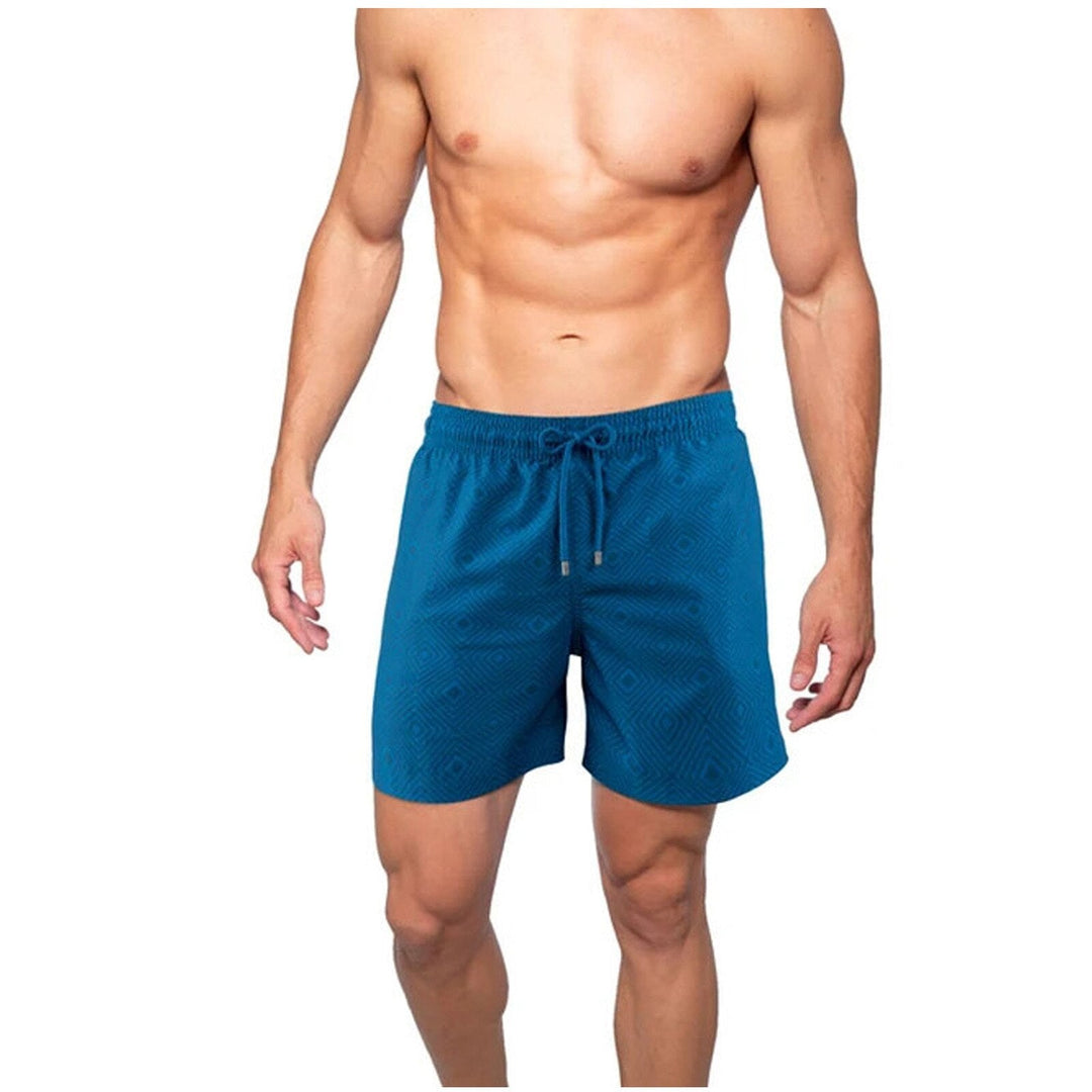 Aktive herreshorts med kompresjonsfôr. Ideell for svømming, treningsøkter og avslapping om sommeren.