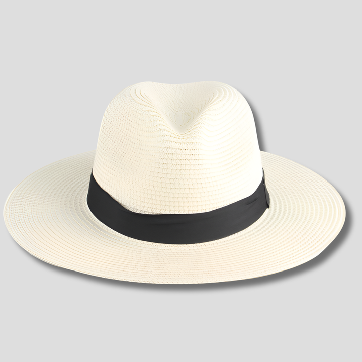Stilren herre Panama hatt; en klassisk stråhatt i lys farge for sommerlige antrekk og utendørsaktiviteter.
