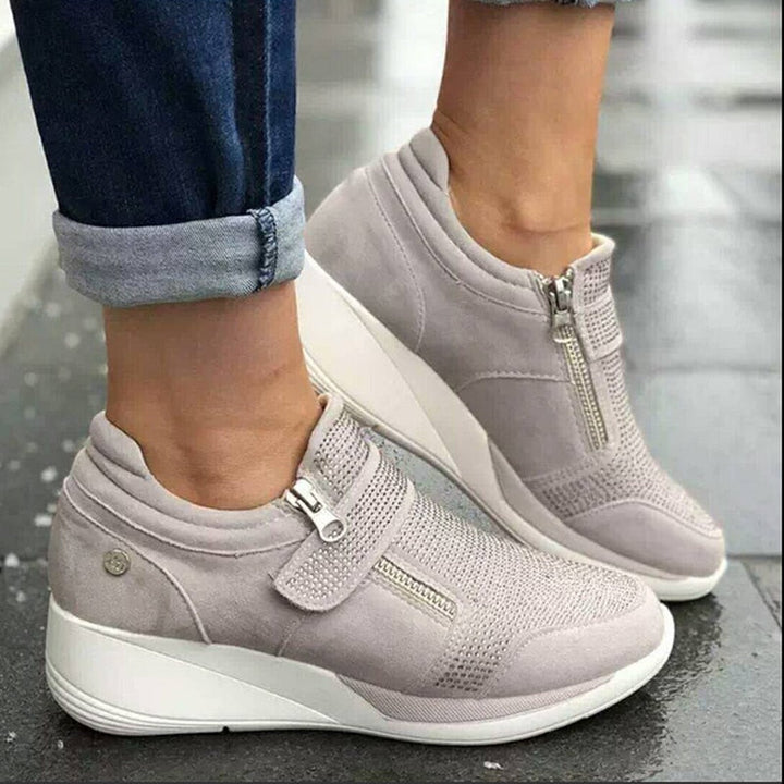 Praktiske komfortsneakers for kvinner, med glidelås. Perfekte for vår, høst og hverdag.