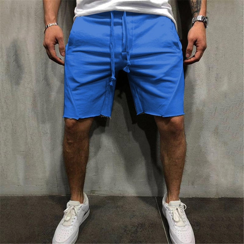 Stilfulle, ensfargede herreshorts med løs passform; en casual sommerfavoritt.