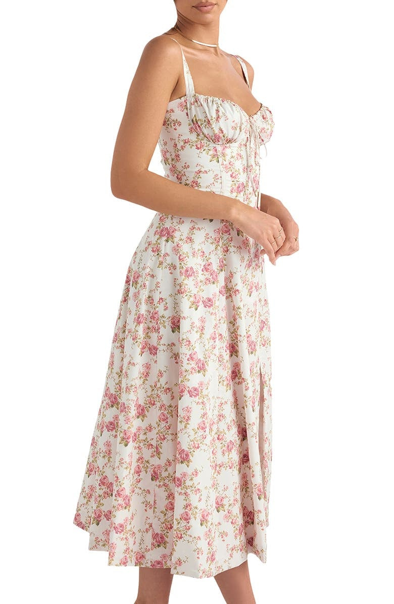 Kvinnenes midjeformende sommerkjole med blomstermønster, elegant og luftig design.