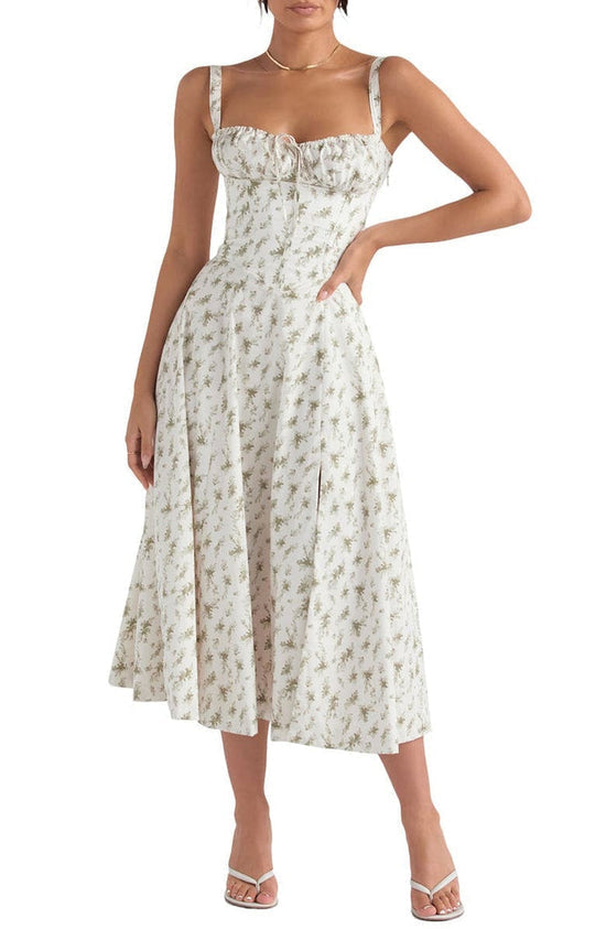 Komfortabel hverdagskjole: Blomstrete damekjole med slimfit og elegant uttrykk.