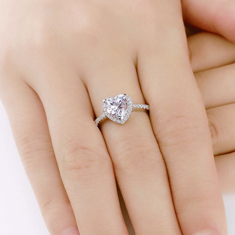 Luksuriøs hjertering med Cubic Zirconia, håndlaget i ekte 925 sterling sølv for kvinner.