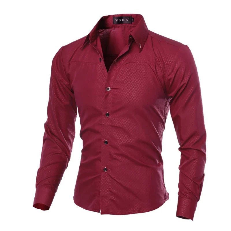 Herreskjorte med rutemønster. Langermet, slim fit, komfortabel bomull. Perfekt for en stilig look.