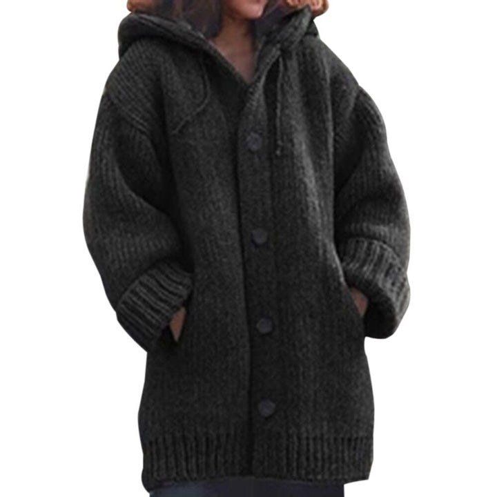 Lett strikket vår-cardigan for dame med knapper, en allsidig kortjakke.
