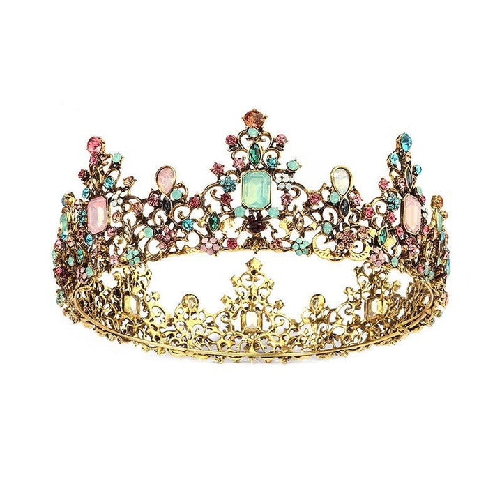 Elegant barokk dronningkrone for kvinner, utsmykket med glitrende juveler.