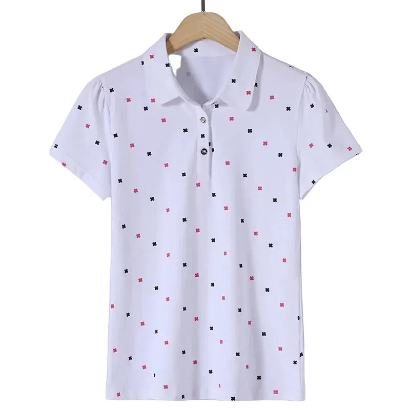 Feminin printet sommertopp for dame, kortermet og slim fit, ideell for casual mote og kontorbruk.
