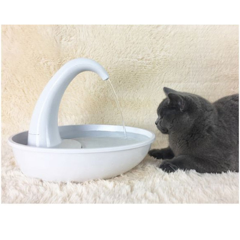 Automatisk kattfontene som erstatter vanlig vannskål, fremmer sunn drikkeatferd.