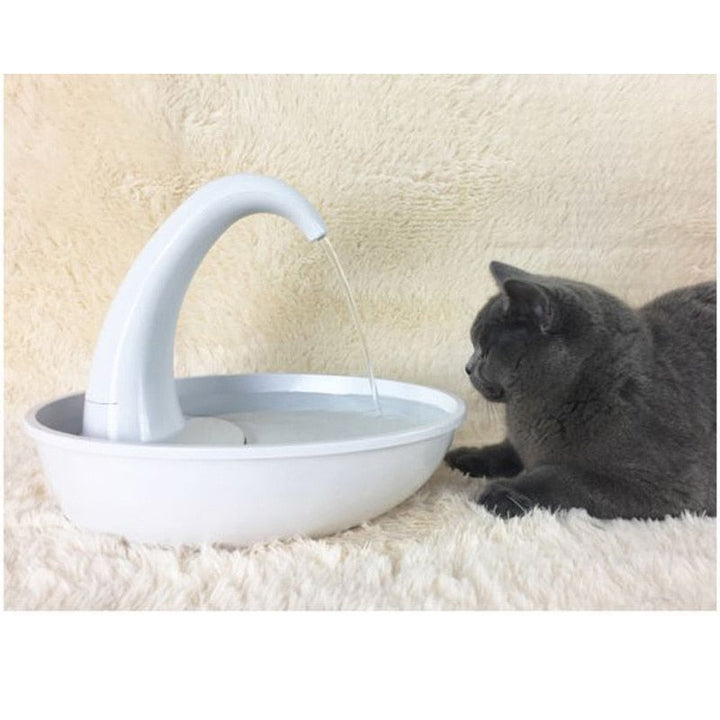 Automatisk kattfontene som erstatter vanlig vannskål, fremmer sunn drikkeatferd.