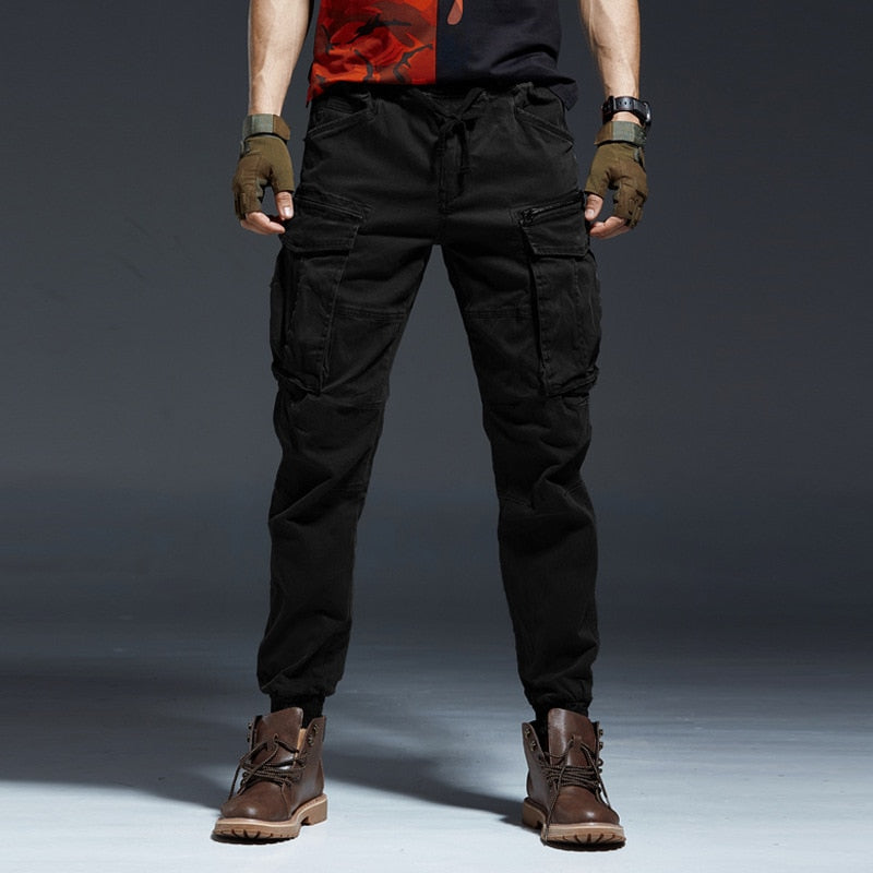 Trendy herre streetwear joggebukse, cargo-design for komfort og stil, passer til mange anledninger.
