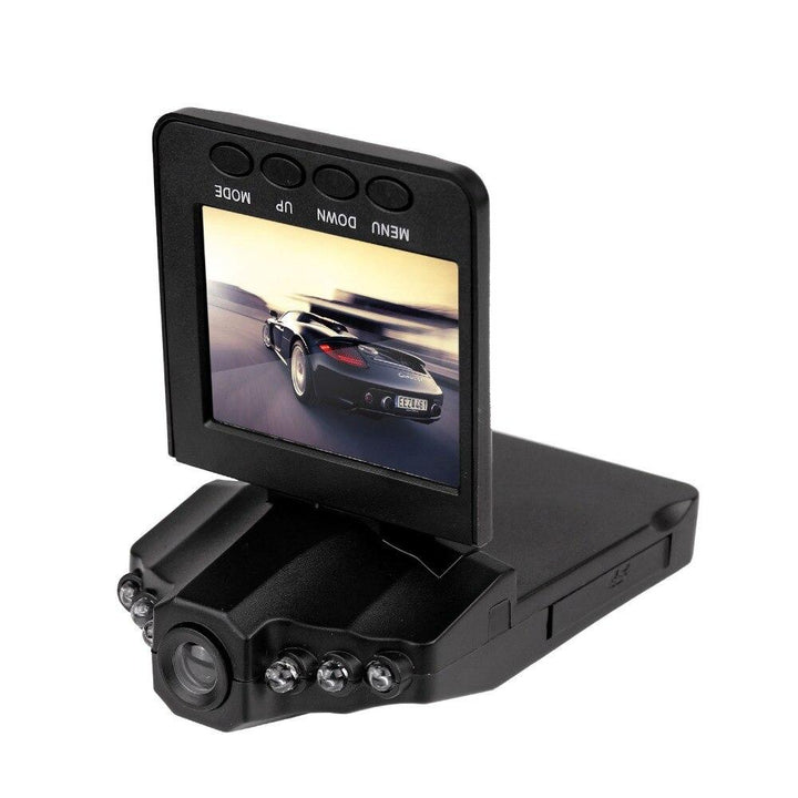 Nøytral vinkel av 1080P dashcam bilkamera, viser frontlinse og festemekanisme for bil.