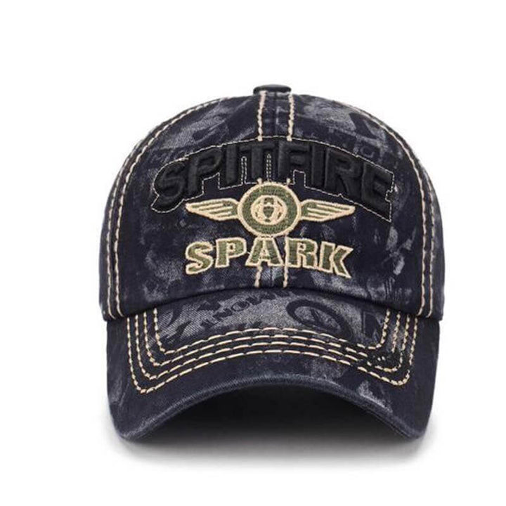 Sporty herre baseballcaps, justerbar for aktiv bruk. Beskytter mot solen under fritidsaktiviteter.